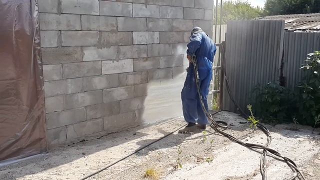Напыление пенополиуретана на шлакоблок