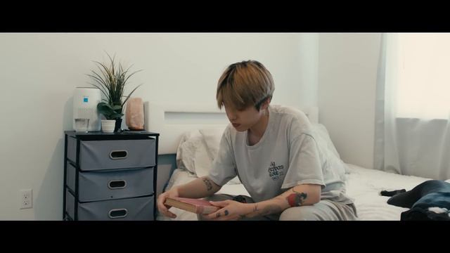 Vaultboy - Everything, Everywhere (feat. EaJ) (Official Music Video)