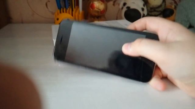 Нашел айфон на улице у дома у мусорки смотреть онлайн