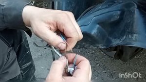 Такое тоже бывает. Неисправен датчик АБС, на Приусе. Кстати довольно часто бывает.