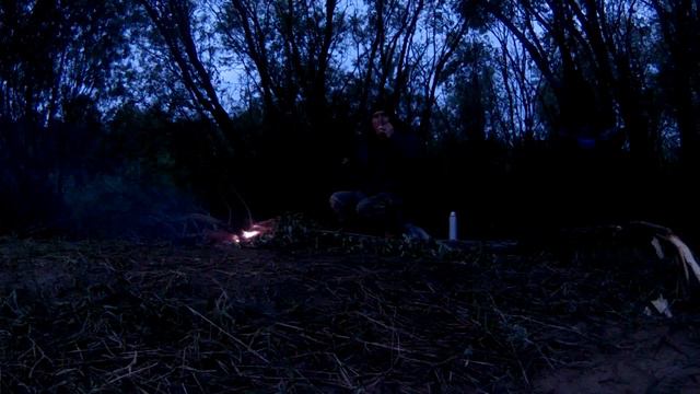 Ночная рыбалка в июне. Холодные ночи с фидером продолжаются - Болен Рыбалкой №522 смотреть онлайн