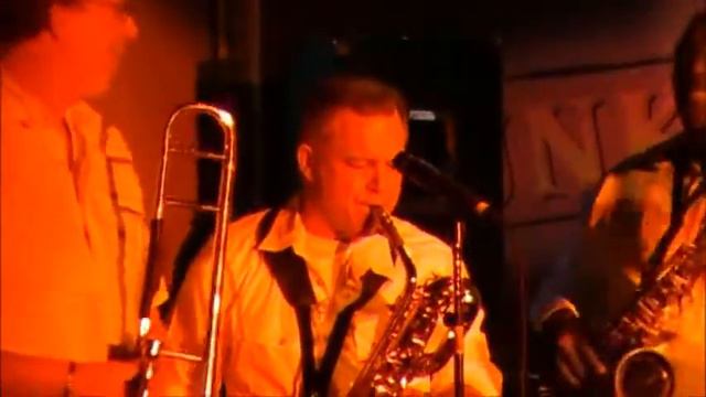 Drew Golden solo ~ Muggie Doo & the U.S. Allstars. Baritone Sax Funk смотреть онлайн