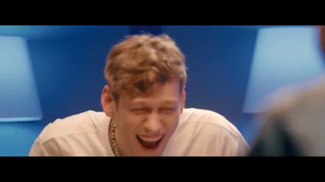 "Эх ты, я очень много ошибся" Громкий вопрос №6 с Денисом Дороховым (Россия, 2021) смотреть онлайн