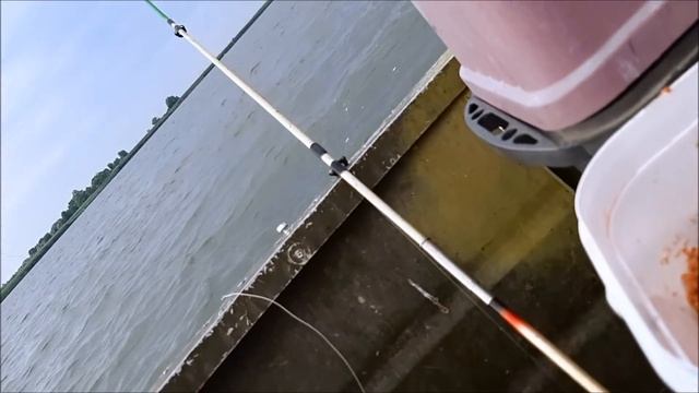 Рыбалка с лодки на Дону Ловля на яйца смотреть онлайн