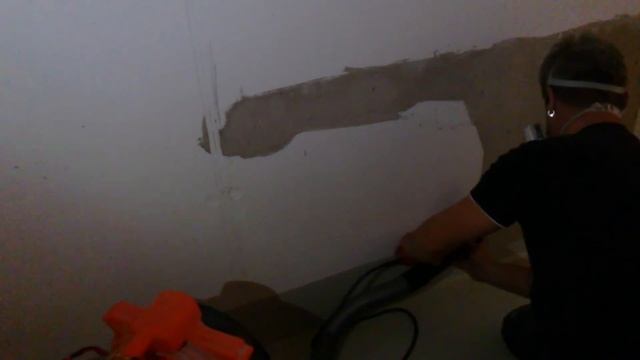 Die Schimmelkiller Farbe abschleifen mit HILTI DCG 125 смотреть онлайн