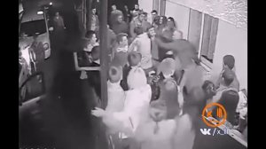 чувак всех убрал драка в клубе