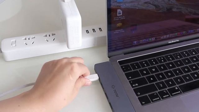 8 in 2 Mini Dual HDMI USB C Hub for MacBook смотреть онлайн