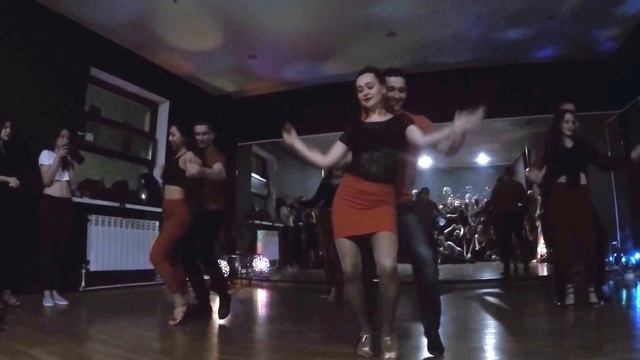 Новогодняя вечеринка в Манэра. Бачата смотреть онлайн