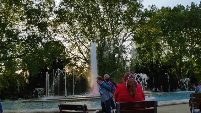 Music fountain at Budapest Margaret Island (Margitsziget) смотреть онлайн