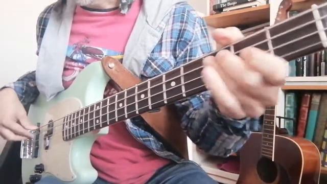 Fender Mustang Bass. смотреть онлайн