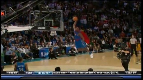 Kagami Taiga and Dwight Howard's Meteor Jam