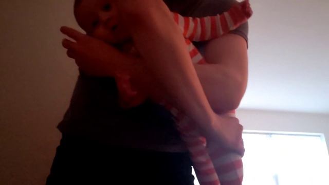 Топ 3 способов держать вашего ребенка, самые эффективные позиции рук и ребенка. 100% эффективность смотреть онлайн