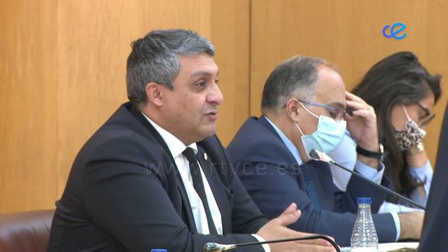 Mohamed Mustafa acusa al Gobierno de ser "laxo" con la empresa generadora de la luz смотреть онлайн