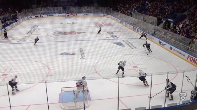 Первый гол Дениса Яна в КХЛ / Denis Yan's first KHL goal смотреть онлайн
