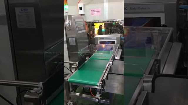 重檢機與金檢機結合讓自動化生產線設備達到最高效率 смотреть онлайн