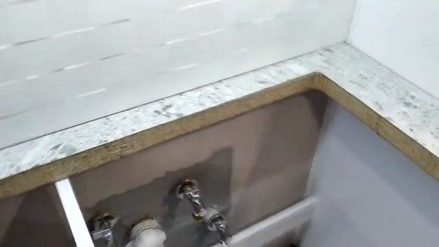 Как врезать мойку??? + УСТАНОВКА СМЕСИТЕЛЯ смотреть онлайн