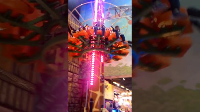 В радуге парк на башне свободного падения! смотреть онлайн