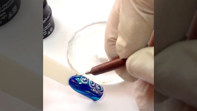 Дизайн ногтей "Графическая роспись" смотреть онлайн