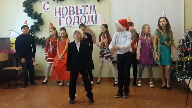 С новым годом мама.Точь в точь школа 55 горловка смотреть онлайн