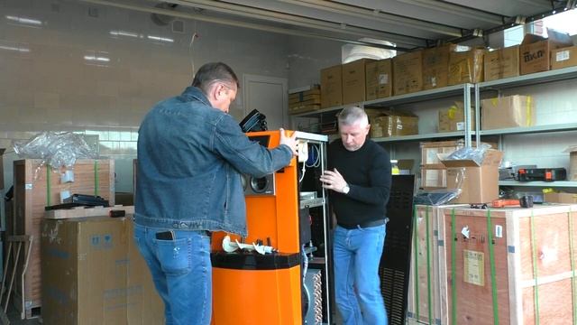 Фризер SMACH R745. Небольшой напольный силач. смотреть онлайн