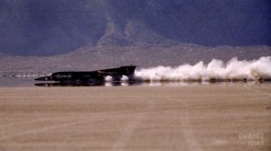 5 самых удивительных автомобилей с реактивными двигателями