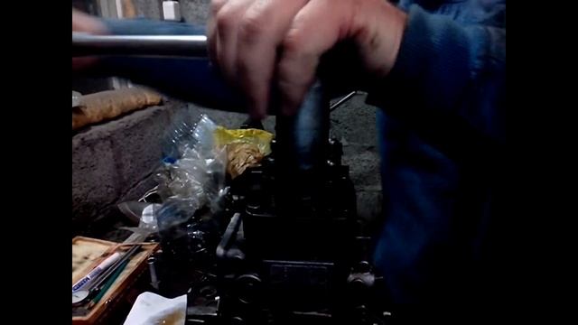 IVEKO 2.5 TD Ремонт тнвд VE замена плунжера всех втулок распылителей и настройка на машине смотреть онлайн