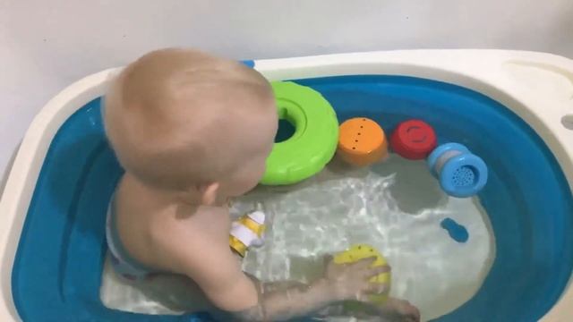 Пирамидка Маяк Tomy смотреть онлайн