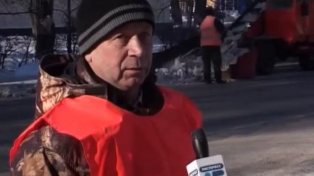 В Кузнецке «Дорсервис» занимается уборкой снега смотреть онлайн