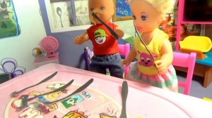 Катя и Макс веселая семейка. Шлеп усы сюрприз для проигравших. #Мультики.