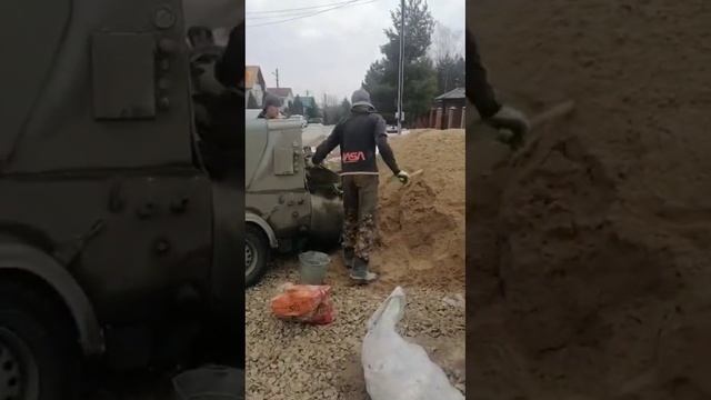 Стяжка пола за 4 часа 90 кв. м.  слой 7 см. в частном доме полусухая механизированная.