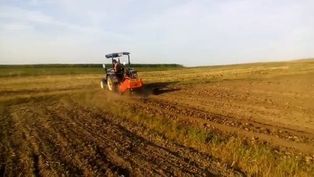 Мінітрактор дтз і копалка віракс смотреть онлайн