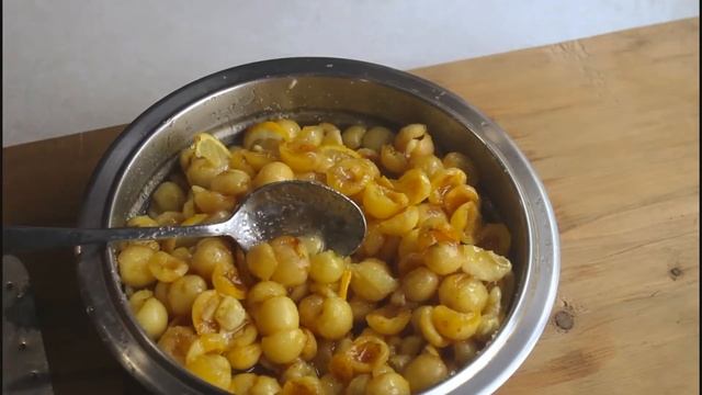 Такого варенья вы ещё не пробовали, оно из белой черешни и одного секретного компонента. Варенье. смотреть онлайн