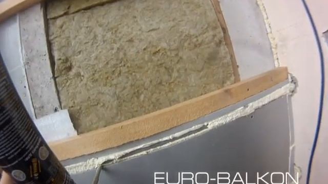 Продувка щелей между стеродуром и монтажной пеной смотреть онлайн