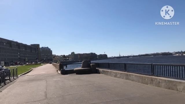 Елена Ланге.Она фрилансер.В Америку не рвется,можно и по паспорту Мексики везде путешествовать смотреть онлайн