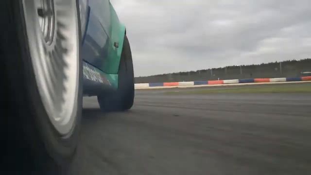 Дрифт с необычным видом смотреть онлайн