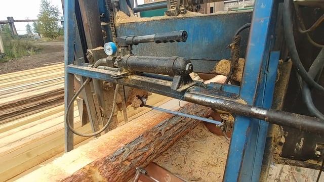 БУДНИ РАМЩИКА НА ЛЕНТОЧНОЙ ПИЛОРАМЕ - ПИЛИМ БРУС НА ЗАКАЗ смотреть онлайн