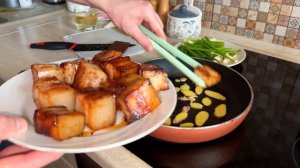 Сало и САХАР? Это очень вкусно. САЛО по-китайски или красное сало