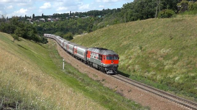 Тепловоз ТЭП70-0512 с поездом №564 Москва — Анапа смотреть онлайн