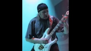 Лучший гитарист в мире и в истории человечества!