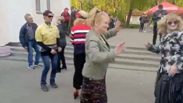 Всё, что хочешь ты?. Pavlos Bouros.В Гомельском парке. 30.04.2023. смотреть онлайн