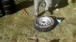 Как забортовать без камерное колесо с помощью бензина