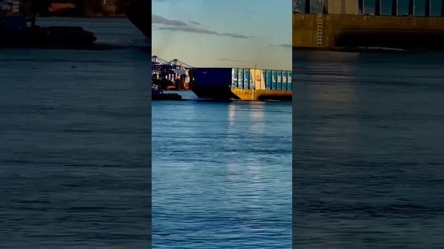?Tugboat Fans : Albert L Ledcor towing Barge 1409 on the Fraser River in BC for golden hour!? смотреть онлайн
