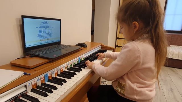 Хроматическая гамма. София ,6 лет. Украина. Soft Mozart Recital 2021- 2022 смотреть онлайн