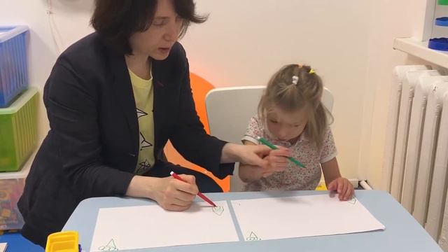 Девочки тоже играют в машинки / Как занять ребенка на карантине смотреть онлайн