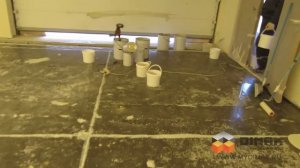 Наливной пол в гараже в Барвихе. Технология монтажа. Как делают в гараже полы, видео.