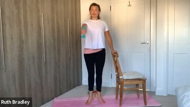 Standing Pilates (55 mins) смотреть онлайн