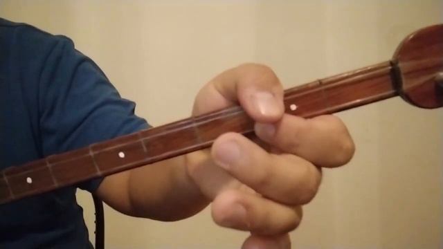 Домбыра уйрену "Коздерине гашыкпын" (САНДЫҚ НОТАСЫ) әнінің домбырамен тартылуы, видеоурок смотреть онлайн