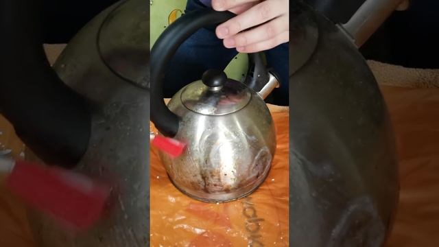 Чищу чайник средством Amway Oven Cleaner смотреть онлайн