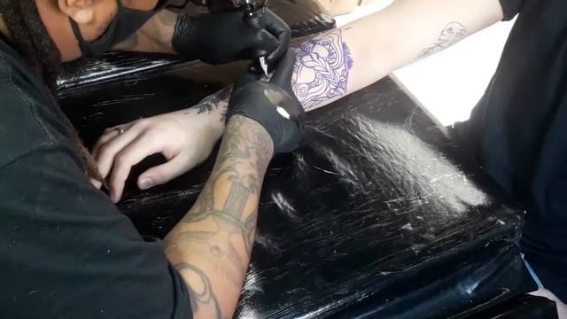 FIZEMOS A TATTOO DA ELLIE - DO GAME THE LAST OF US 2 смотреть онлайн
