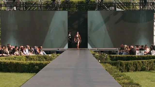 Первое международное  дефиле  Елены Барбалат. 26 - 28.05.2023. Яссы. Румыния